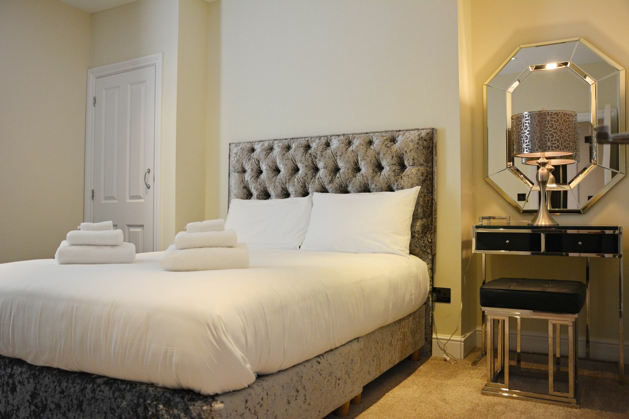 Pinnacle Residences - Cambridge Extérieur photo